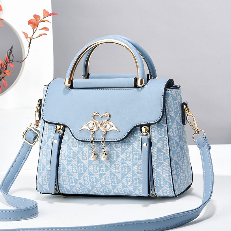 Stylish Women's Handbag – Trendy & Elegant Crossbody Bag for Outings