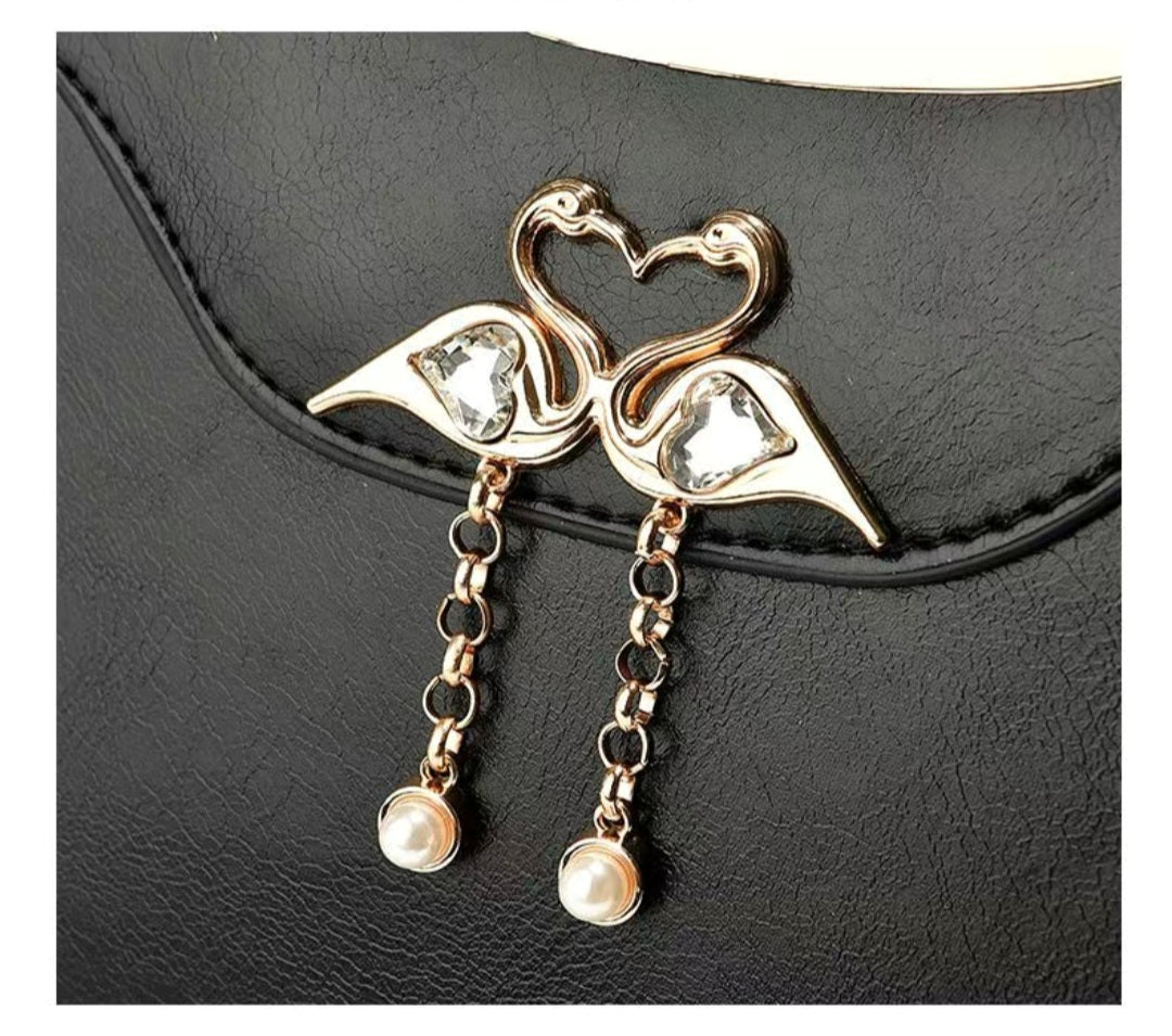 Elegant 2025 Ladies' Handbags – Modern, Minimalist & Fashion-Forward Designs