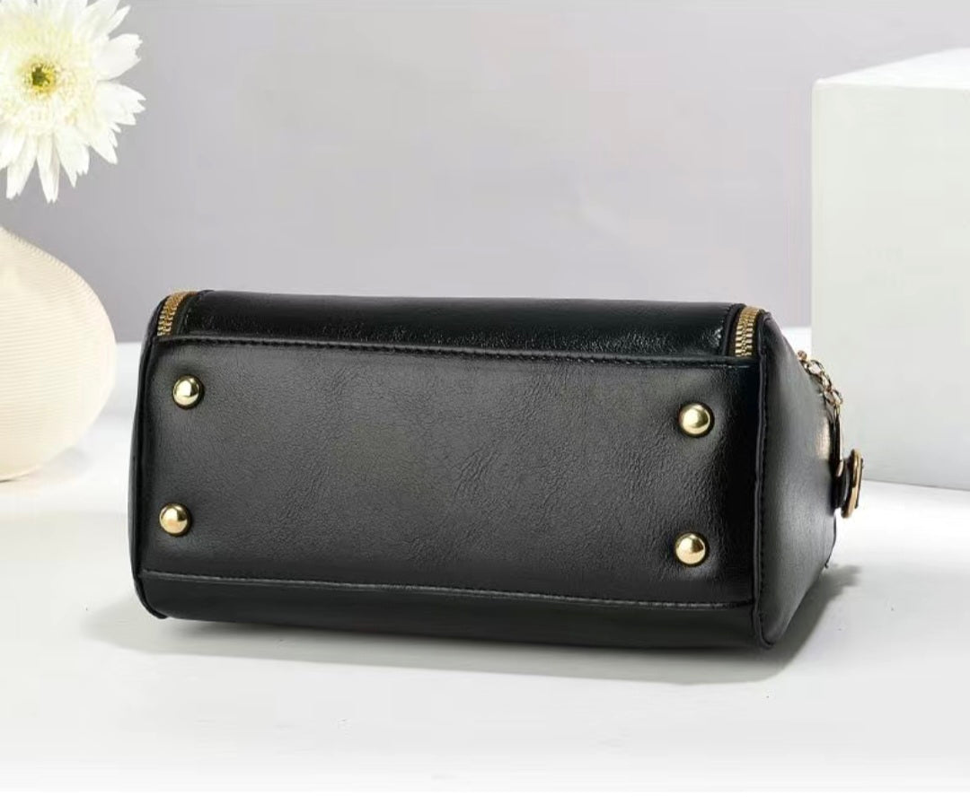 Elegant 2025 Ladies' Handbags – Modern, Minimalist & Fashion-Forward Designs