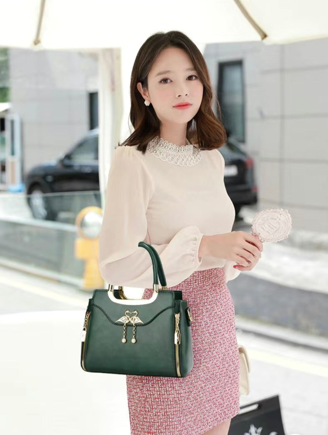 Elegant 2025 Ladies' Handbags – Modern, Minimalist & Fashion-Forward Designs