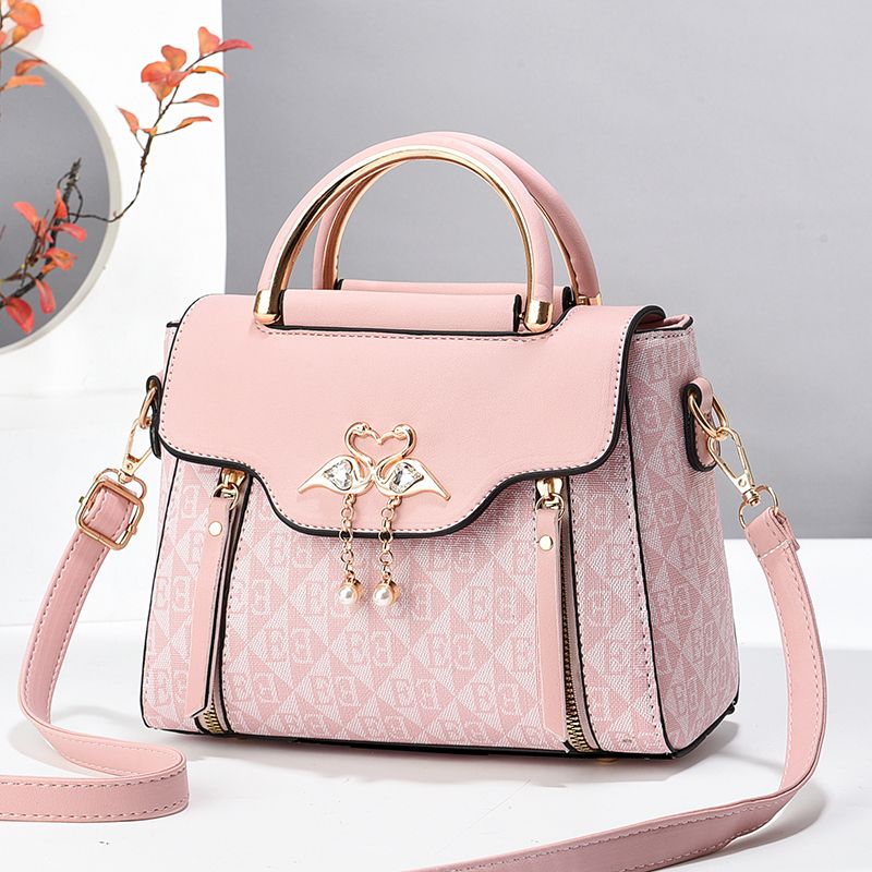 Stylish Women's Handbag – Trendy & Elegant Crossbody Bag for Outings