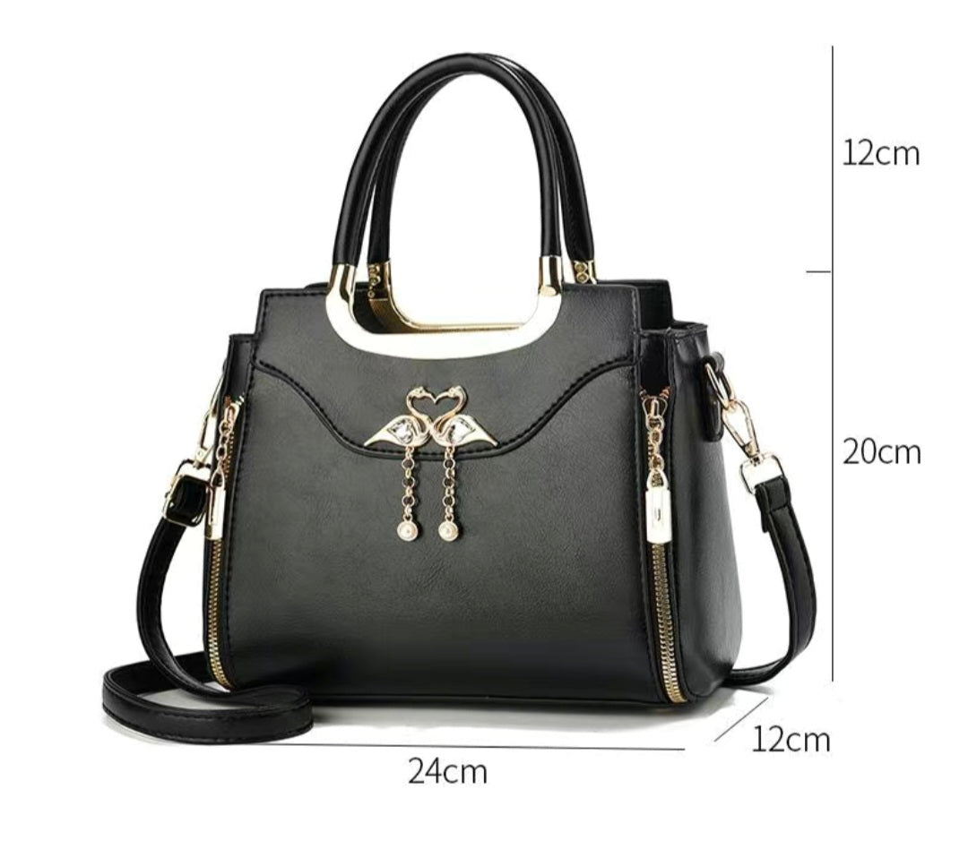 Elegant 2025 Ladies' Handbags – Modern, Minimalist & Fashion-Forward Designs